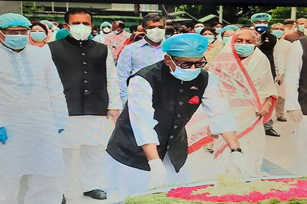 আওয়ামী লীগের প্রতিষ্ঠাবার্ষিকীতে বঙ্গবন্ধুর প্রতিকৃতিতে শ্রদ্ধা নিবেদন