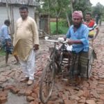 নিজ অর্থায়নে রাস্তা সংস্কার করলেন  ডুমুরিয়া আওয়ামীলীগ নেতা জিএম ফারুখ হোসেন