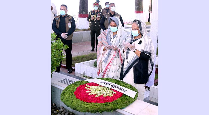 ১৫ আগস্ট নিহতদের প্রতি প্রধানমন্ত্রীর শ্রদ্ধা