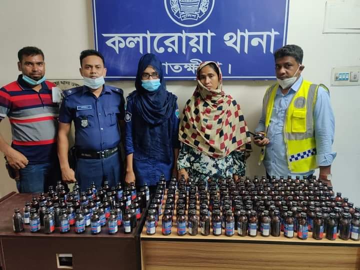 কলারোয়ায় ফেন্সিডিলসহ মহিলা আটক