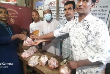 কলারোয়া উপজেলা ইলেকট্রিশিয়ান ইউনিয়নের অসহায় শ্রমিকদের মাঝে গোশত বিতরন
