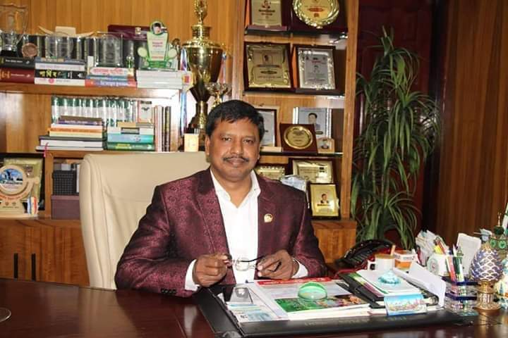 বাফুফে নির্বাচনে  সদস্য পদে   মনোনয়ন সংগ্রহ করলেন এ্যাড. সাইফুল ইসলাম