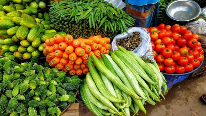 কলারোয়ায় সবজির বাজারে আগুন