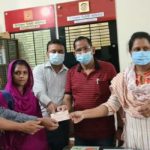 কলারোয়া উপজেলা পরিষদের পক্ষ থেকে মেধাবি ছাত্রীকে চেক প্রদান