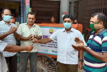 কলারোয়া পৌরসভাকে প্রাক্টিক্যাল এ্যাকশনের ভ্যান প্রদান