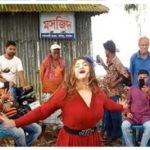 নায়িকা মুনমুনকে আইনী নোটিশ মসজিদের পাশে নৃত্য!