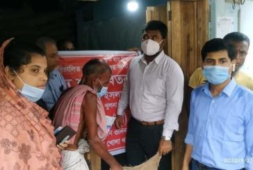 পাইকগাছায় ১০ টাকার চাল বিতরন