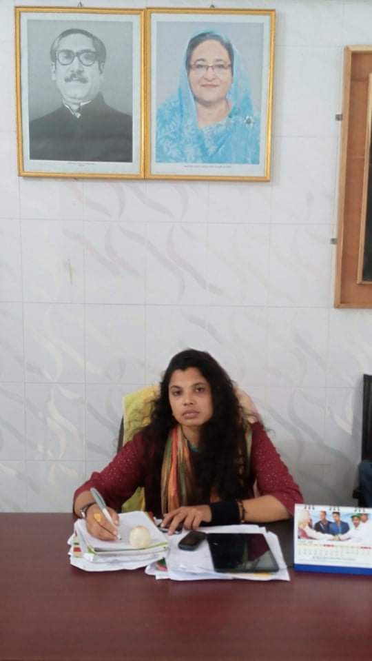 পাইকগাছায় মানুষের মনিকোঠায় দীপ্তিময় আলো ছড়াচ্ছেন লিপিকা ঢালী