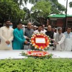 টুঙ্গিপাড়ায় জাতির পিতার সমাধিতে ইউজিসি সদস্যদের শ্রদ্ধা নিবেদন