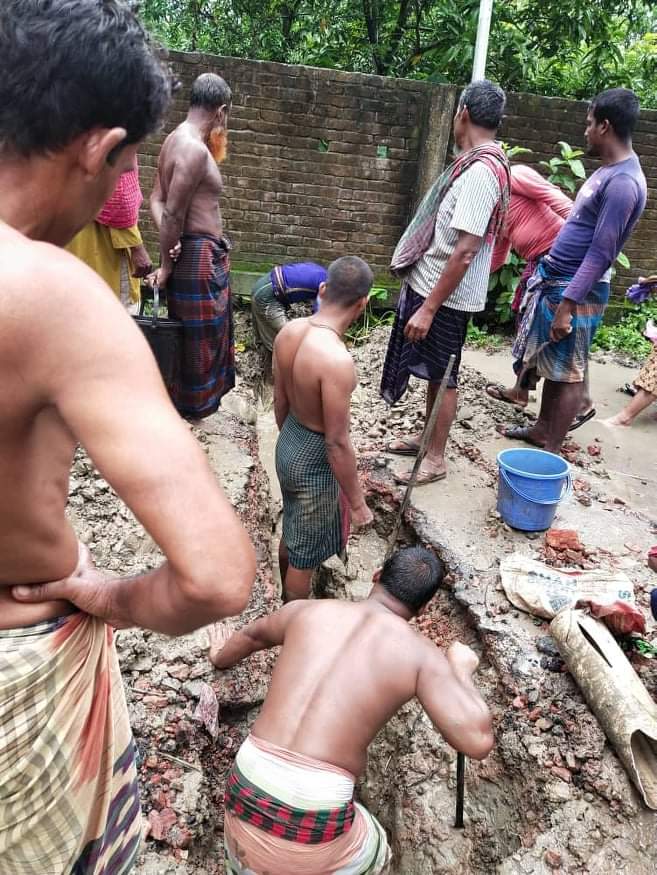 দৈনিক নতুন সূর্য সংবাদ প্রকাশে সেই  ‌কালভার্ট সংস্কার করলেন আওয়ামীলীগ নেতা
