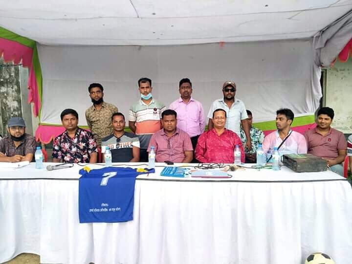 ফুটবল খেলার শুভ উদ্বোধন করেন চেয়ারম্যান পদপ্রার্থী জিএম ফারুক হোসেন