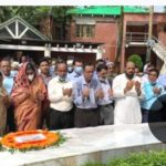 জাতির পিতার সমাধিতে সদ্য পদোন্নতিপ্রাপ্ত ৫৪ জন অতিরিক্ত সচিবদের শ্রদ্ধা