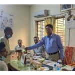 কলারোয়া পৌরসভার মেয়র বুলবুলে’র বিভিন্ন মন্ডপে অনুদান