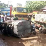 পাইকগাছা – খুলনা মেইন রোডের মাহমুদকাটি থেকে কাশিমনগর পর্যন্ত ৪ কিলোমিটার সড়কের বেহাল দশা