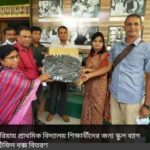 ডুমুরিয়ায় শিক্ষার্থীদের জন্য স্কুল ব্যাগ ও টিফিন বক্স বিতরণ