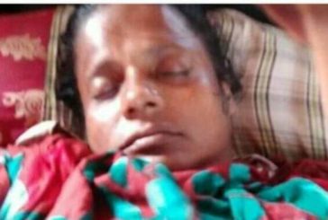 ডুমুরিয়া সন্ত্রাসী হামলায় আহত নারী হাসপাতালে মৃত্যুর সাথে লড়ছে