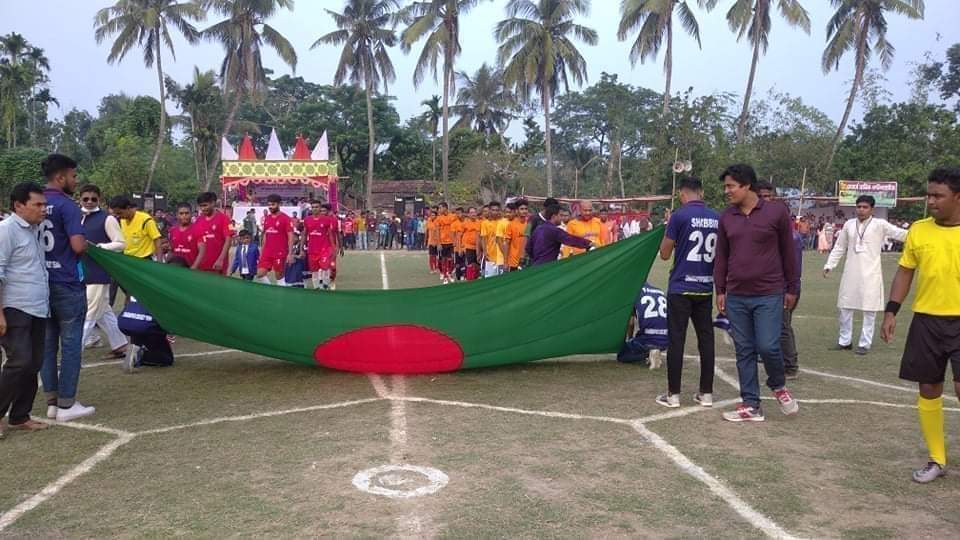 কলারোয়ার চন্দনপুরে মুজিব শতবর্ষ ফুটবল টুর্নামেন্টে কায়বা ফুটবল একাদশ সেমিফাইনালে
