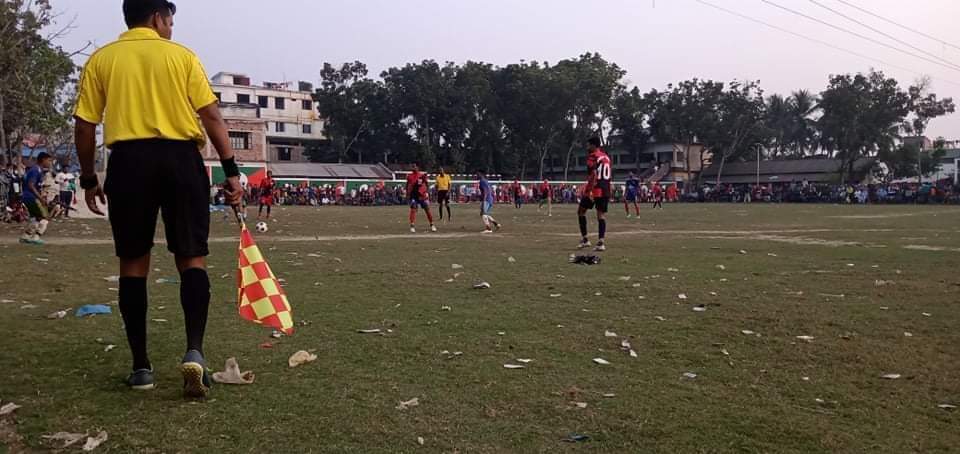 ঝাউডাঙ্গা ফুটবল টুর্নামেন্টের প্রথম সেমিফাইনাল অনুষ্ঠিত
