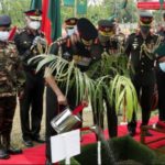 জেনারেল আজিজ আহমেদের সঙ্গে ভারতীয় সেনাপ্রধানের সাক্ষাৎ
