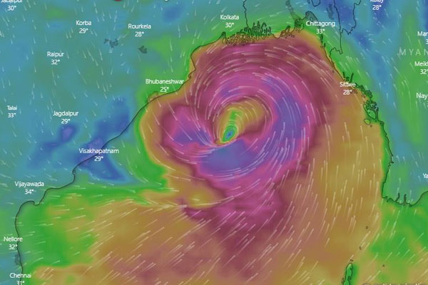 ইয়াসের প্রভাবে খুলনার উপকূলে ঝড়ো বাতাস, ভয় জোয়ারে