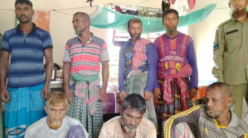 সুন্দরবন থেকে ১৫ বস্তা চিনি সহ ৭ মৌয়াল আটক