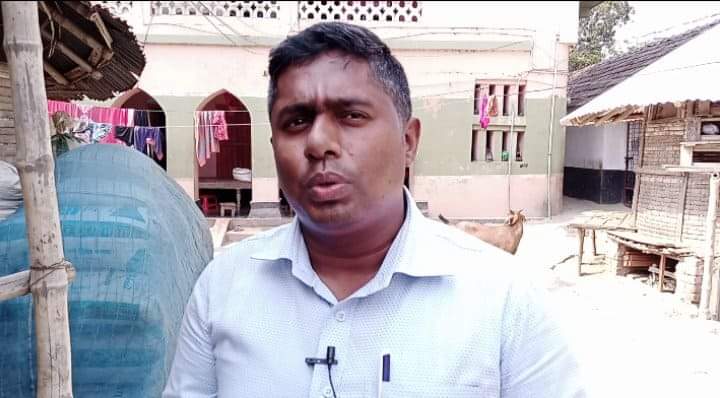 কলারোয়ার কৃষকদের জন্য জীবনের তোয়াক্কা না করে নিরলস কাজ করে যাচ্ছেন কৃষিবিদ রফিকুল ইসলাম