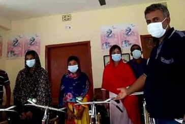 কালিগঞ্জের মথুরেশপুরে গরীব মেধাবী শিক্ষার্থীদের মাঝে সাইকেল বিতরণ