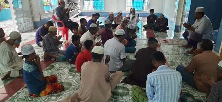 কলারোয়া আ’লীগ সভাপতি ও সহধর্মিনীর সুস্থতা কামনায় বিভিন্ন মসজিদে দোয়ানুষ্ঠান