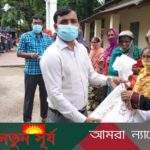 কলারোয়ায় ৩৩৩ নম্বরে ফোন করে প্রধানমন্ত্রীর উপহার খাদ্য সামগ্রী পেলো ৫৫ পরিবার