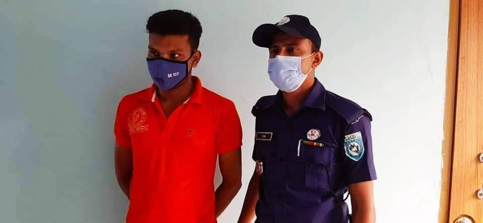 বিরামপুরে মাদকাসক্ত ছেলেকে পুলিশে দিলো বাবা