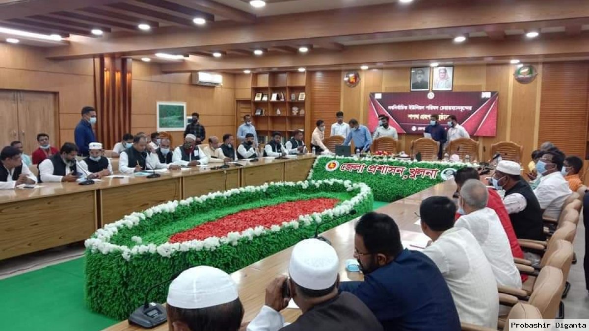 পাইকগাছার নব-নির্বাচিত ৯ ইউপি চেয়ারম্যানের শপথ গ্রহণ অনুষ্ঠিত