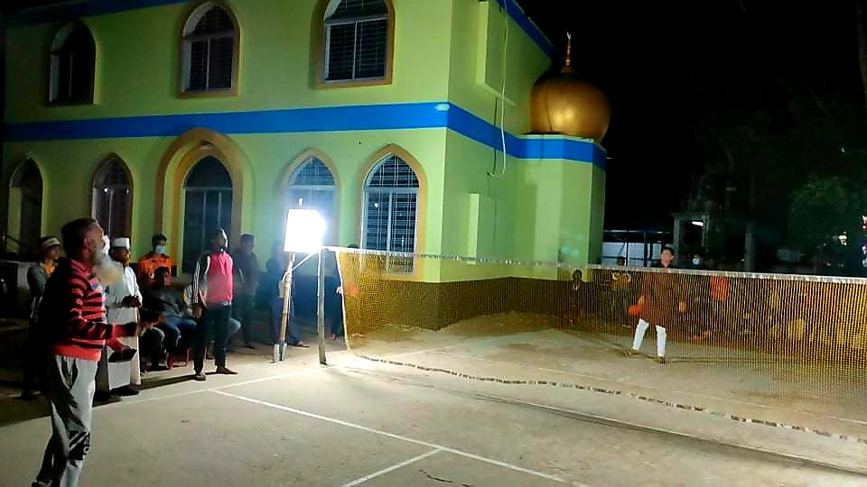 কলারোয়া থানার ওসি’র উদ্যোগে ব্যাডমিন্টন টুর্নামেন্টের উদ্বোধন