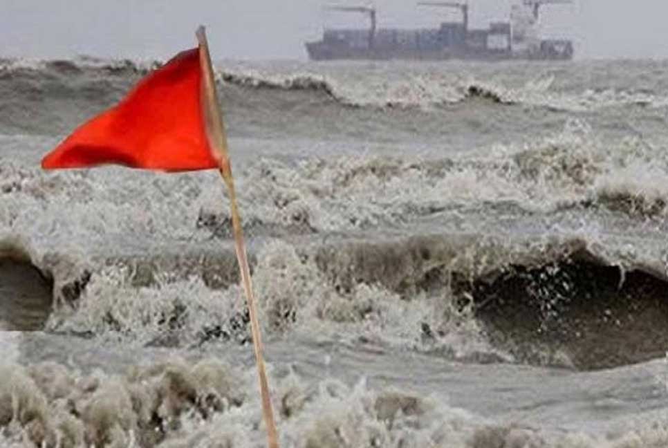বঙ্গোপসাগরে নিম্নচাপ, ঘূর্ণিঝড়ের আভাস