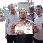 কলারোয়ার আকাশে র‍্যাবের হেলিকপ্টার যোগে “দস্যুমুক্ত সুন্দরবন” দিবসের লিফলেট বিতরণ