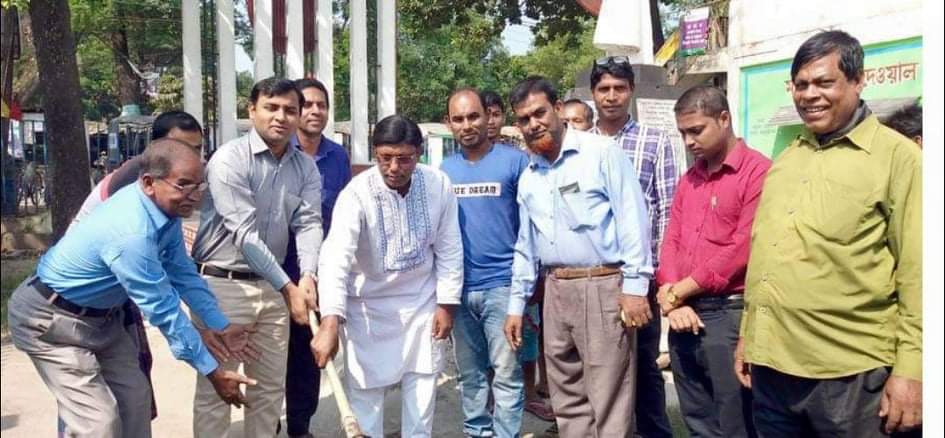 কলারোয়ায় কেন্দ্রীয় শহীদ মিনারের সৌন্দর্য বর্ধন কাজের উদ্বোধন