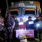 ভোমরা স্থল বন্দরে পণ্যবাহী ট্রাক থেকে ২০ লাখ টাকা মূল্যের এলএসডি মাদকসহ আটক ২