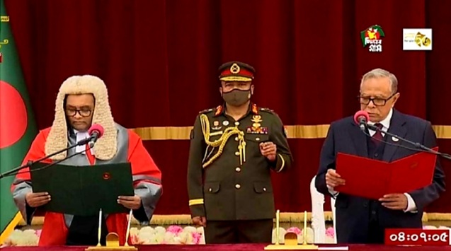 ২৩তম প্রধান বিচারপতি হিসেবে শপথ নিলেন হাসান ফয়েজ সিদ্দিকী