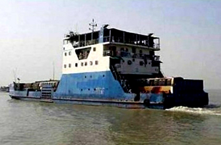পাটুরিয়া-দৌলতদিয়া নৌরুটে ফেরি চলাচল শুরু হয়েছে