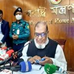 দেশবিরোধীদের তালিকা করে পাসপোর্ট বাতিলের উদ্যোগ: আ ক ম মোজাম্মেল হক
