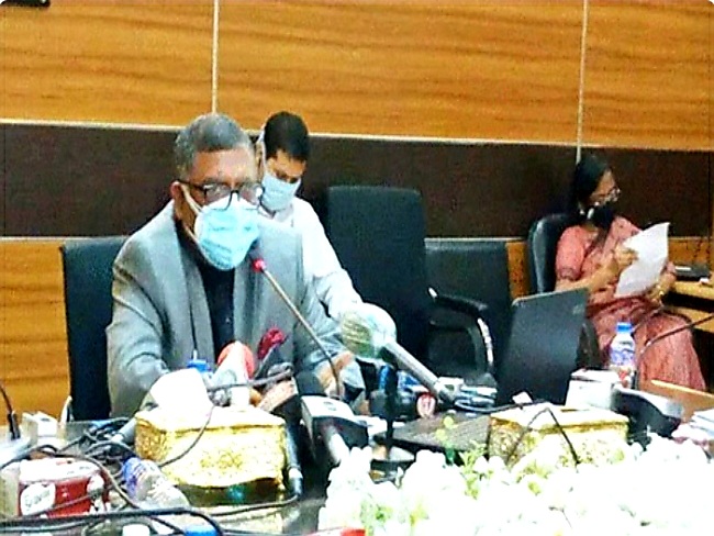 মাস্ক না পরলে মোবাইল কোর্টে জরিমানা প্রয়োজনে জেল, দোকানপাট ৮টার মধ্যে বন্ধ : স্বাস্থ্যমন্ত্রী