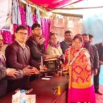 বিরামপুরে ক্ষুদ্র নৃতাত্ত্বিক ও দলিত সম্প্রদায়ের নারীদের মাঝে সেলাই মেশিন বিতরণ