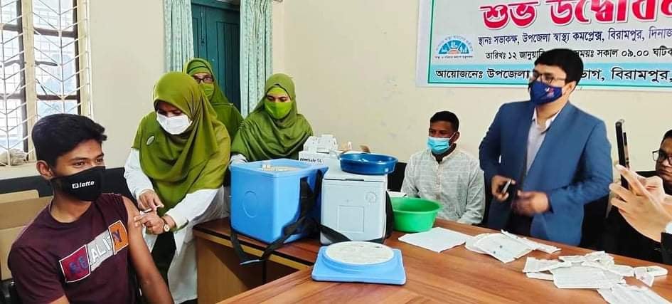 টিকা পেলেন বিরামপুরে ২০ হাজার শিক্ষার্থী
