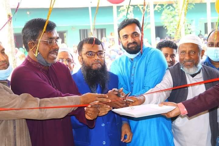 কালিগঞ্জের রতনপুর তারকনাথ বিদ্যাপীঠে শিক্ষার্থীদের করোনা টিকা প্রদানের শুভ উদ্ধোধন