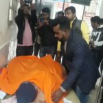 গভীর রাতে ঘুরে ঘুরে ছাত্রলীগ নেতার কম্বল বিতরণ