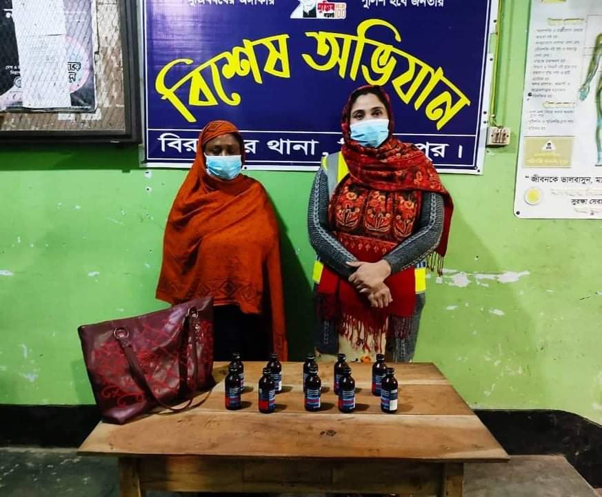 বিরামপুরে থানা পুলিশের বিশেষ অভিযানে মাদক ব্যবসায়ী ফেন্সি গ্রেফতার