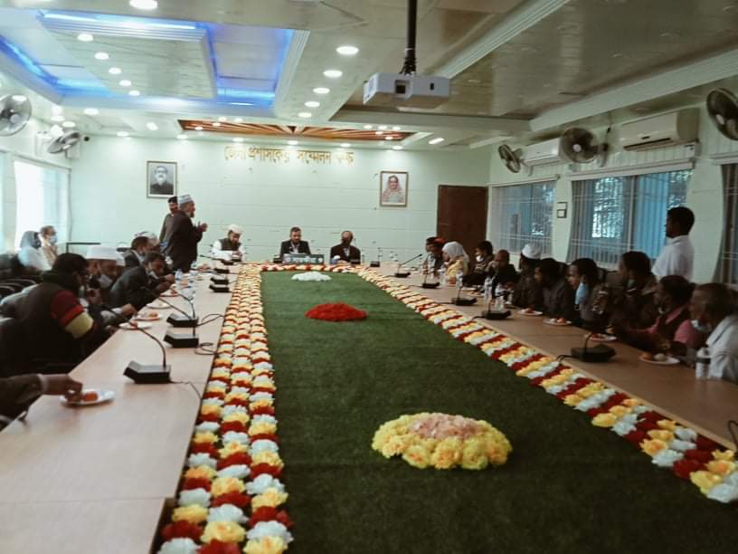 কলারোয়া আলিয়া মাদ্রাসার গভর্নিং বডির সাথে অতিরিক্ত জেলা প্রশাসকের মতবিনিময় সভা