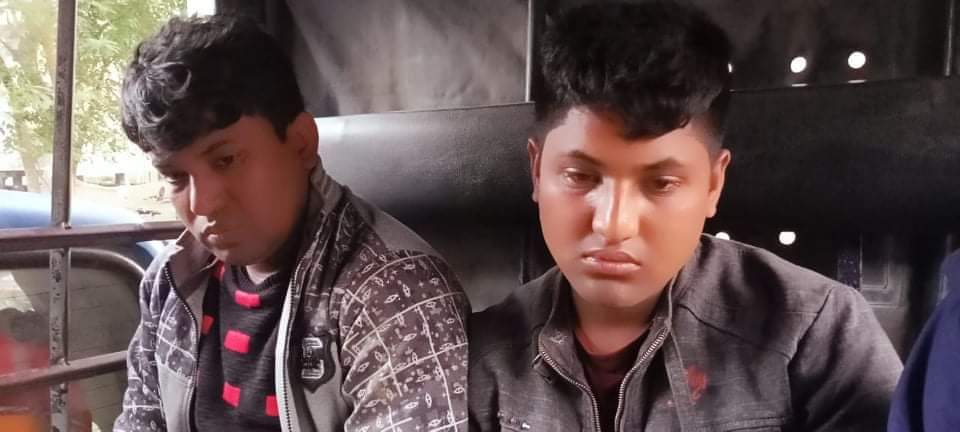 কলারোয়ায় ভূয়া ২ ডিবি পুলিশ পরিচয়ে ছিনতাইকারি আটক
