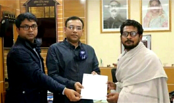 ‘শুধুমাত্র দু-বেলা ভাতের বিনিময়ে পড়াতে চাওয়া’ আলমগীর কবিরের ‘রিসার্চ অ্যাসোসিয়েট’ পদে চাকরি