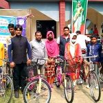কলারোয়ায় অসহায়, দরিদ্র ও মেধাবী শিক্ষার্থীদের মাঝে বাইসাইকেল বিতরণ