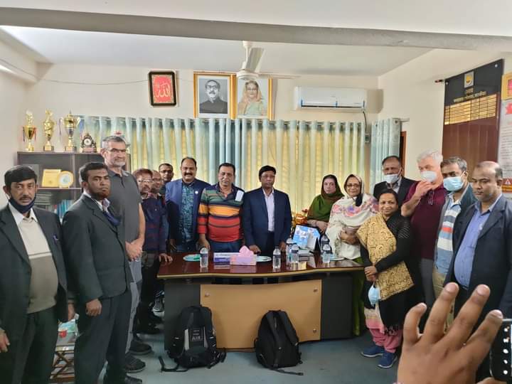 কলারোয়ায় পৌরসভায় পরিদর্শনে নেদারল্যান্ডের দুই প্রতিনিধি